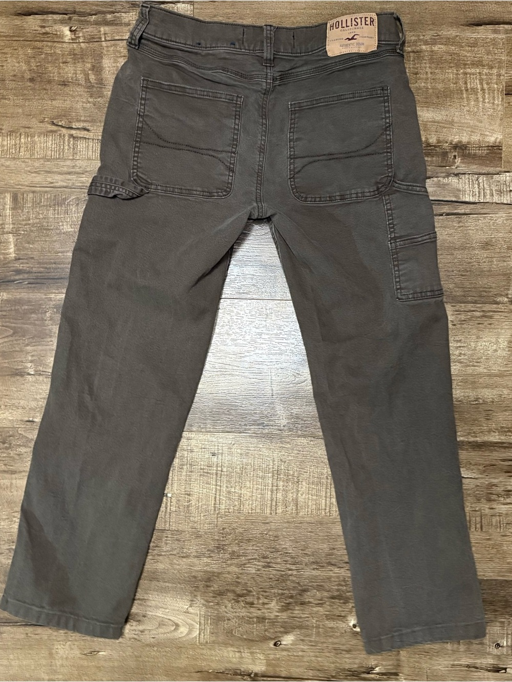 Hollister Men's Relaxed Carpenter Jeans in Dark Brown